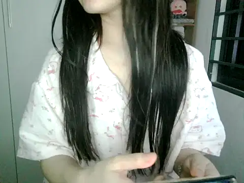 Snapshot of Annabelle-e chatting on October 2025 07:16:01 PM Annabelle-e online show from October 2025 07:16:01 PM