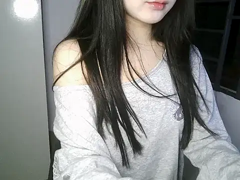 Snapshot of Annabelle-e chatting on October 2025 03:23:02 PM Annabelle-e online show from October 2025 03:23:02 PM