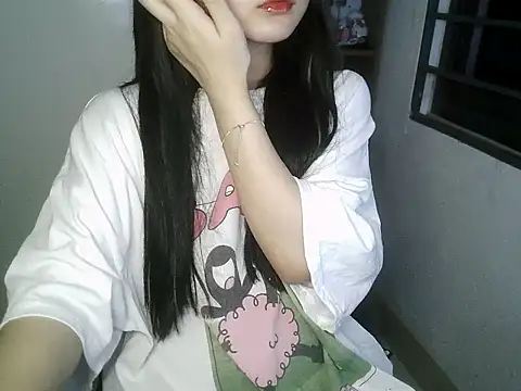 Snapshot of Annabelle-e chatting on October 2025 05:36:02 PM Annabelle-e online show from October 2025 05:36:02 PM