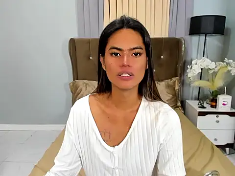 Snapshot of 1HotAsianTS chatting on November 2025 05:16:02 PM 1HotAsianTS online show from November 2025 05:16:02 PM