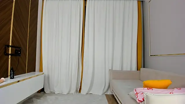 Snapshot of yummmymommy chatting on October 2025 01:36:02 PM yummmymommy online show from October 2025 01:36:02 PM