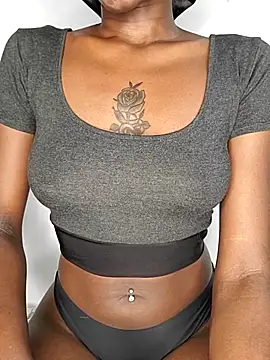 Snapshot of _Uphele chatting on September 2025 06:58:02 PM Uphele online show from September 2025 06:58:02 PM