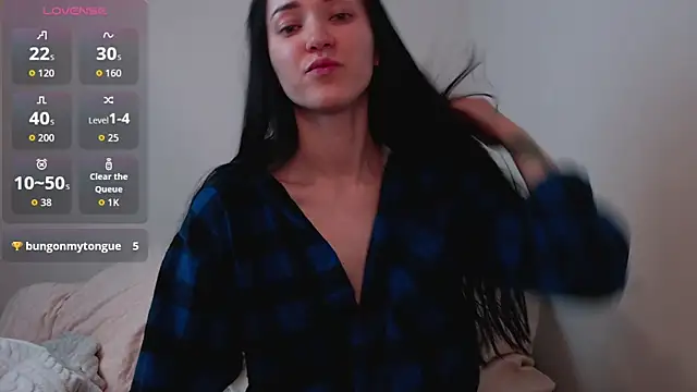 Snapshot of Veliora chatting on October 2025 11:34:02 AM Veliora online show from October 2025 11:34:02 AM