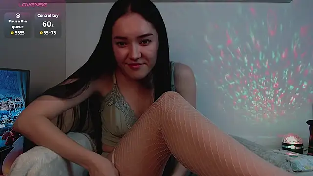 Veliora online show from November 2025 07:29:01 PM