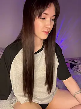 Veliora online show from February 2026 07:03:01 PM