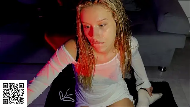 Snapshot of ElysiaXo chatting on November 2025 11:09:01 PM ElysiaXo online show from November 2025 11:09:01 PM