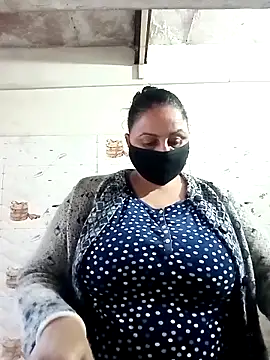 Rakhi sawant143 online show from December 2025 02:33:01 AM