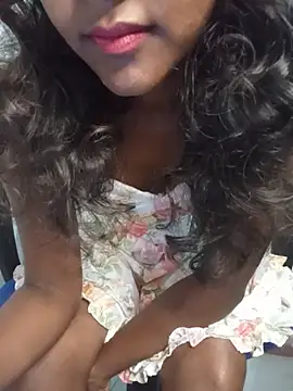 Snapshot of venuki_ihalagamage chatting on July 2026 03:57:02 AM venuki ihalagamage online show from July 2026 03:57:02 AM