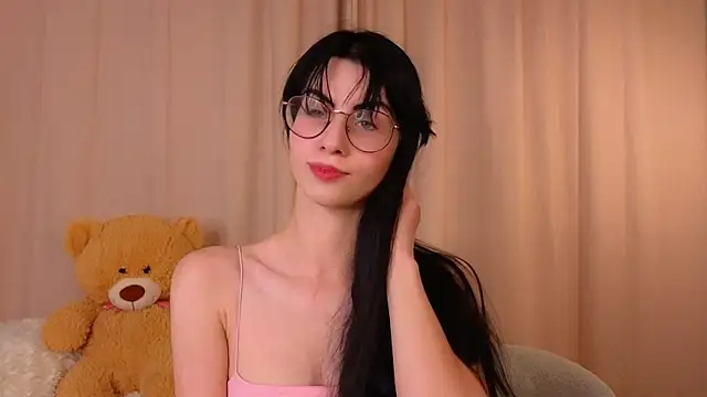ArlineJanik online show from October 2025 11:33:02 AM