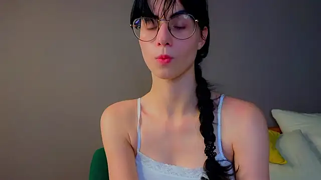 ArlineJanik online show from September 2025 11:17:02 AM