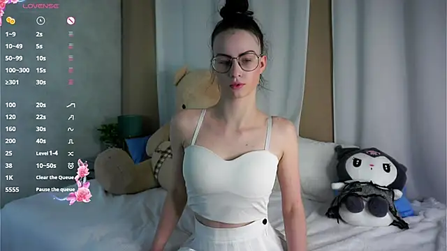 ArlineJanik online show from November 2025 11:42:02 AM