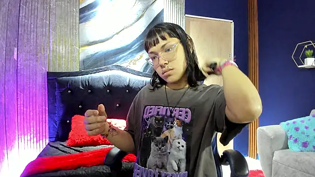 christina vamp1 online show from October 2025 02:07:01 PM