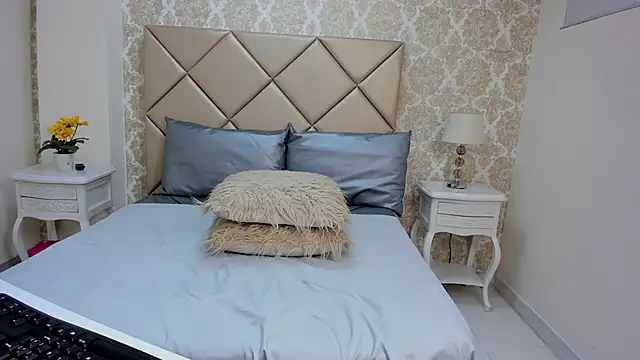 Natashanaughty online show from February 2026 12:43:01 AM