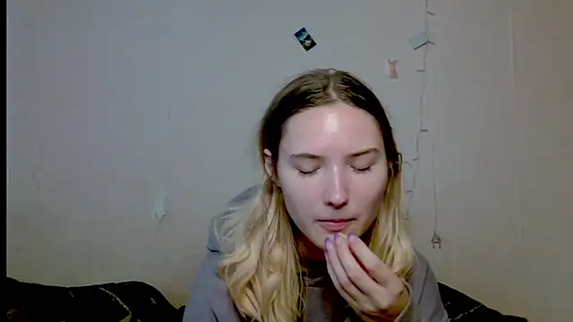  kikiclark   online show from October 2025 09:22:02 AM