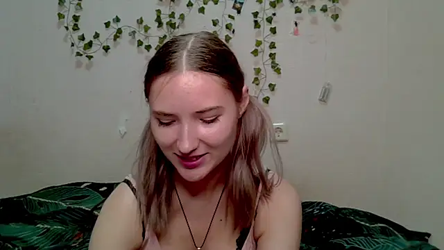  kikiclark   online show from October 2025 04:40:01 PM