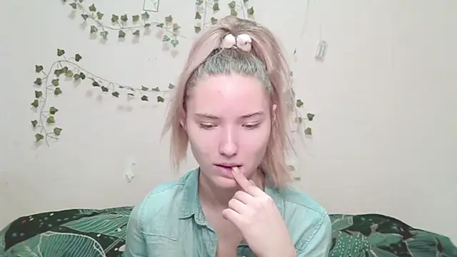  kikiclark   online show from December 2025 02:37:01 PM