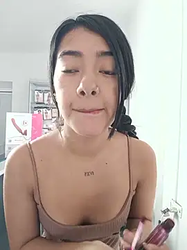 Lucianaa Guerra online show from May 2026 01:41:01 PM