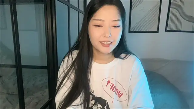 Snapshot of WonderMira chatting on November 2025 11:10:02 AM WonderMira online show from November 2025 11:10:02 AM