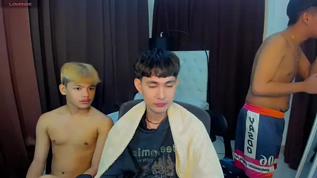 xxxhugecocktwinkxxx online show from October 2025 05:45:01 PM