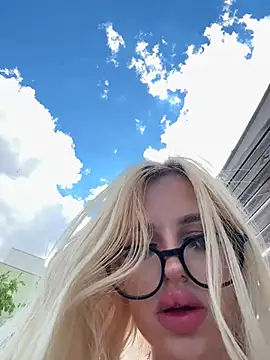 Snapshot of Steffi_Snowbunny chatting on July 2026 01:11:01 PM Steffi Snowbunny online show from July 2026 01:11:01 PM