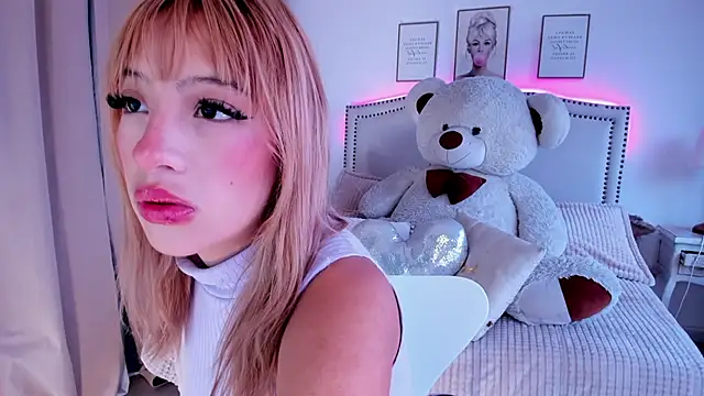 Mayajhons online show from December 2025 12:37:01 PM