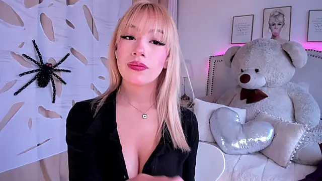 Mayajhons online show from October 2025 11:55:01 AM