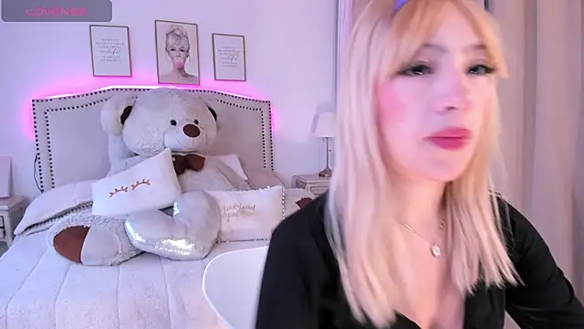 Mayajhons online show from November 2025 12:09:01 PM