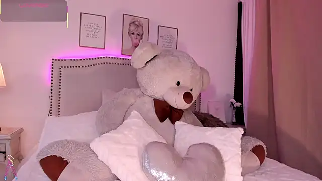 Mayajhons online show from December 2025 11:26:02 AM