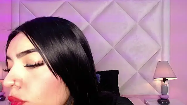 Miaa Smithh   online show from October 2025 12:25:02 PM