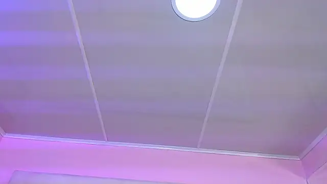 Miaa Smithh   online show from October 2025 12:28:01 PM