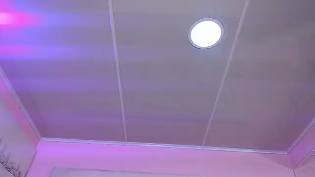 Miaa Smithh   online show from November 2025 12:09:01 PM