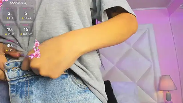 Miaa Smithh   online show from February 2026 11:07:01 AM