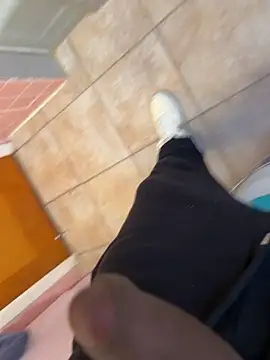 Jariushot3 online show from April 2026 08:42:02 PM