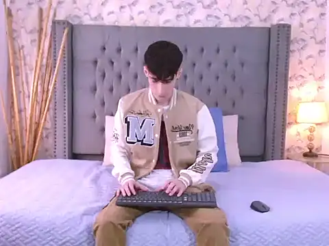Luke Carter online show from September 2025 01:06:01 PM