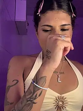 luluzinhax online show from February 2026 11:45:01 PM