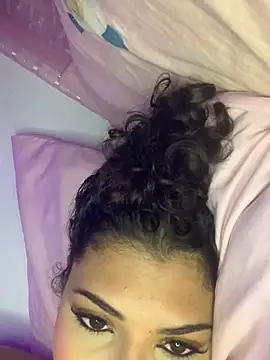 luluzinhax online show from February 2026 03:18:02 AM