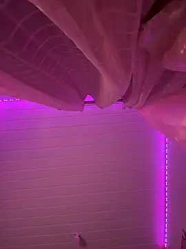 luluzinhax online show from April 2026 05:01:02 AM