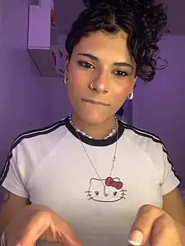 Snapshot of luluzinhax chatting on October 2025 03:27:02 AM luluzinhax online show from October 2025 03:27:02 AM