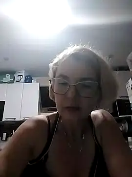 Snapshot of VasylynaLove421 chatting on September 2025 06:40:01 PM VasylynaLove421 online show from September 2025 06:40:01 PM