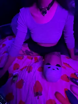 mmmminaDarling online show from March 2026 05:00:01 AM