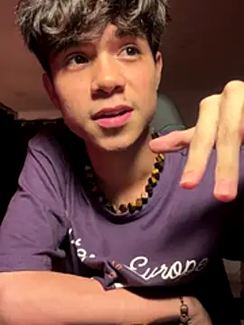 Snapshot of OopsAgain_ chatting on December 2025 01:44:01 AM OopsAgain online show from December 2025 01:44:01 AM