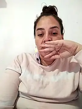 denissebombon online show from March 2026 07:48:01 PM