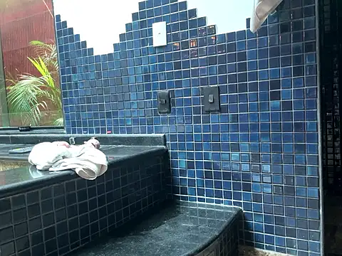 chrisalmeid  online show from December 2025 10:52:02 AM