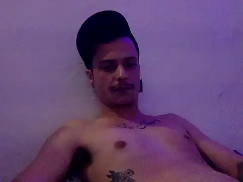 Snapshot of chrisalmeid_ chatting on September 2025 07:20:02 AM chrisalmeid online show from September 2025 07:20:02 AM