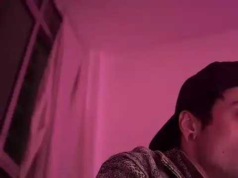 Snapshot of chrisalmeid_ chatting on November 2025 03:31:02 AM chrisalmeid online show from November 2025 03:31:02 AM