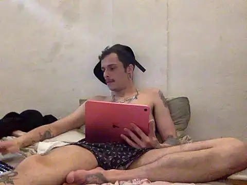 Snapshot of chrisalmeid_ chatting on October 2025 12:56:02 AM chrisalmeid online show from October 2025 12:56:02 AM