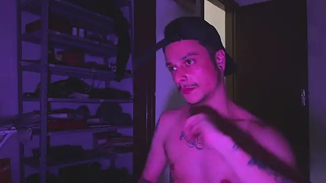 Snapshot of chrisalmeid_ chatting on September 2025 01:00:01 AM chrisalmeid online show from September 2025 01:00:01 AM