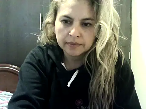 Snapshot of Valery__Rouse_ chatting on September 2025 09:33:02 PM Valery Rouse online show from September 2025 09:33:02 PM