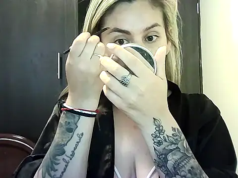 Snapshot of Valery__Rouse_ chatting on October 2025 01:56:01 PM Valery Rouse online show from October 2025 01:56:01 PM