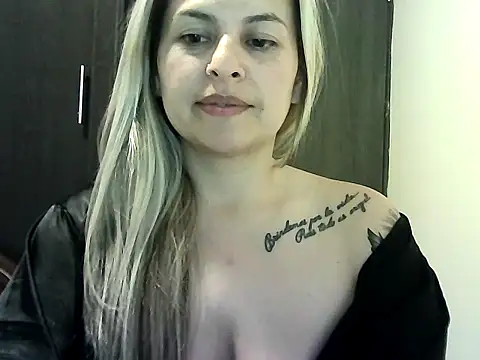 Snapshot of Valery__Rouse_ chatting on November 2025 03:11:02 AM Valery Rouse online show from November 2025 03:11:02 AM